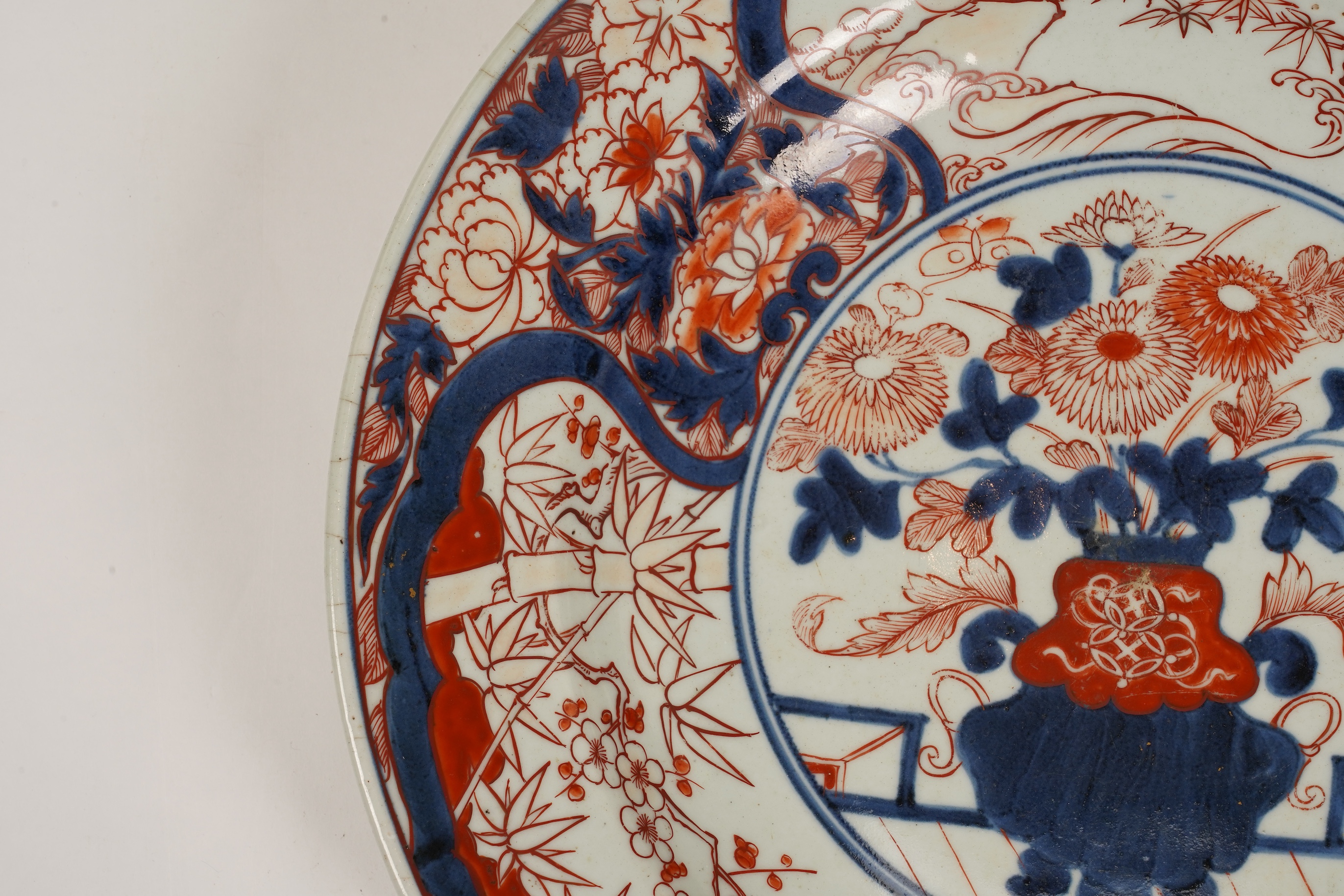 A Japanese Arita charger, late 17th/early 18th century